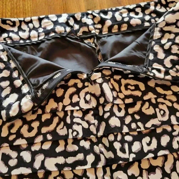 Black & White Animal Print  Pencil Skirt Horizontal Pleats Med - Picture 8 of 8